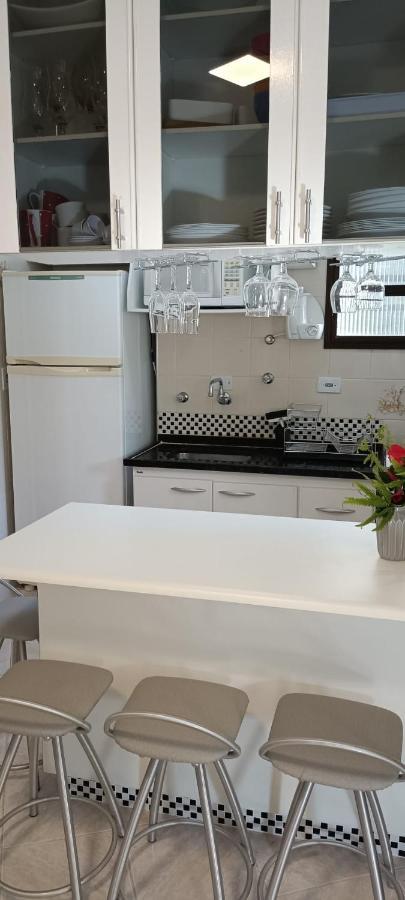 Toninhas - Condominio Wembley Tenis F201 Ubatuba Bagian luar foto